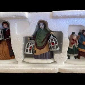 Department 56‎ Heritage Village Collection 'The Bird Seller' Set